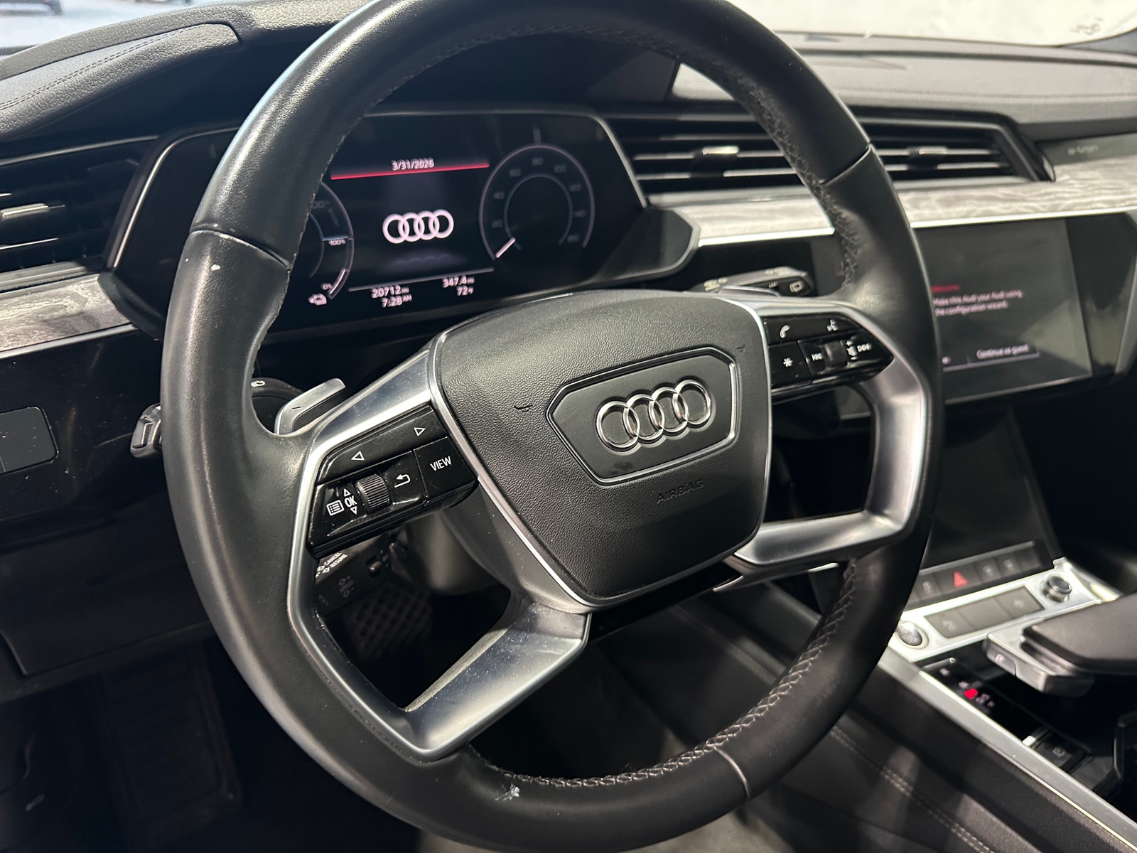 Thumbnail: 2022 Audi e-tron - 4