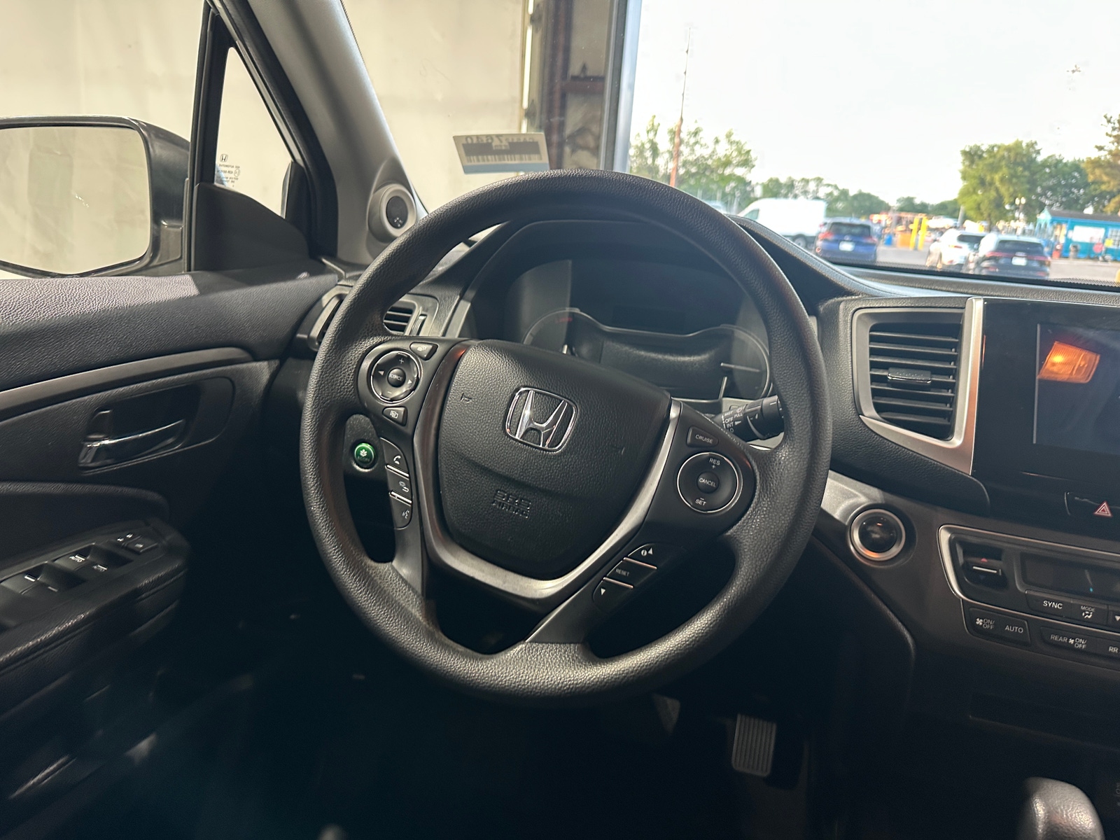 Thumbnail: 2017 Honda Pilot - 5