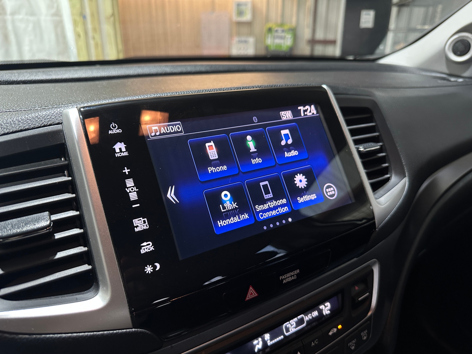 Thumbnail: 2017 Honda Pilot - 4