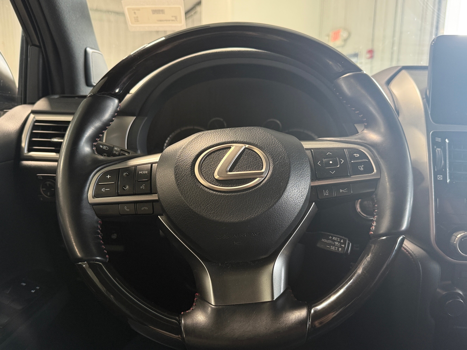 Thumbnail: 2023 Lexus GX - 4