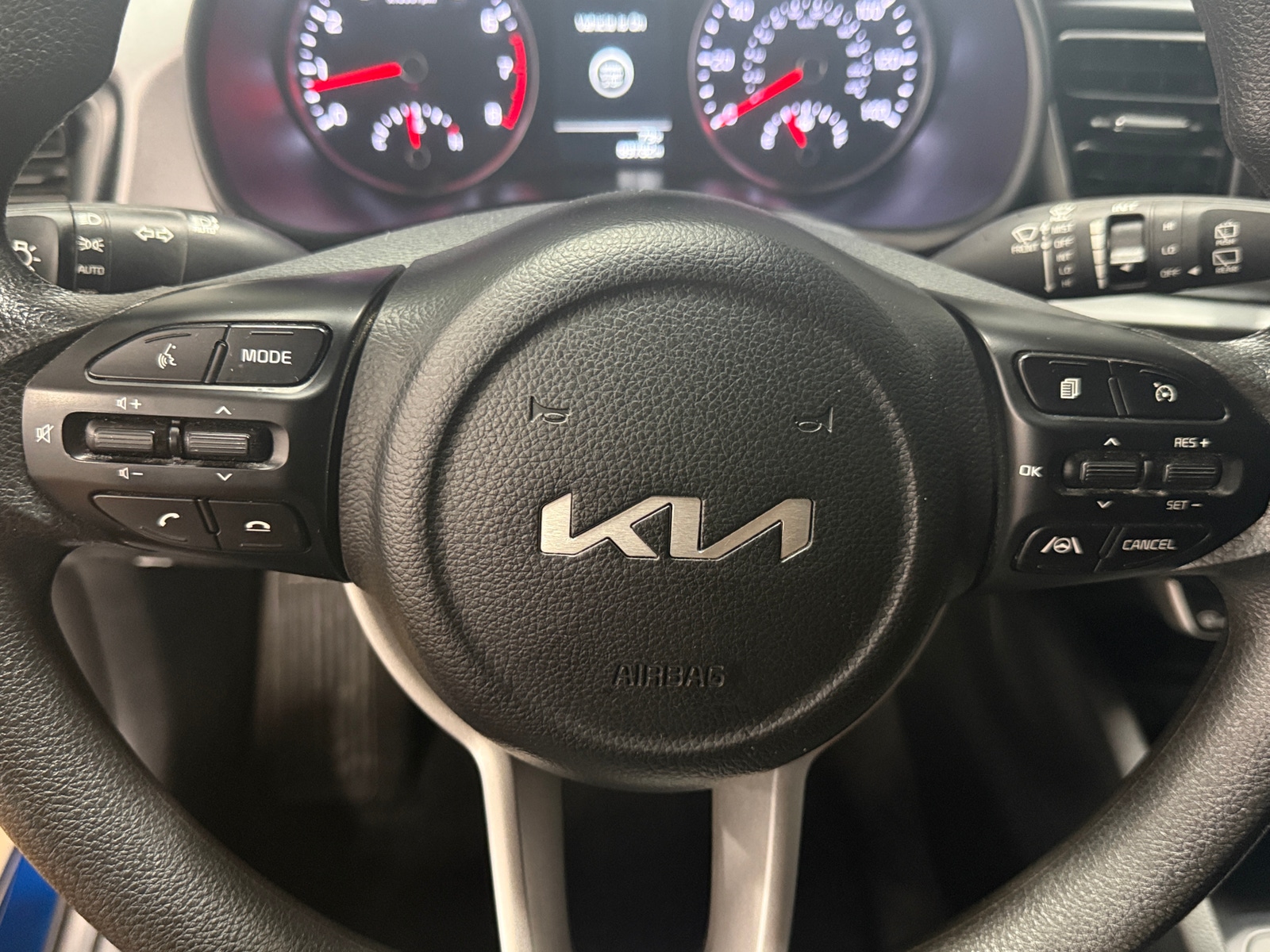 Thumbnail: 2023 Kia Rio - 5