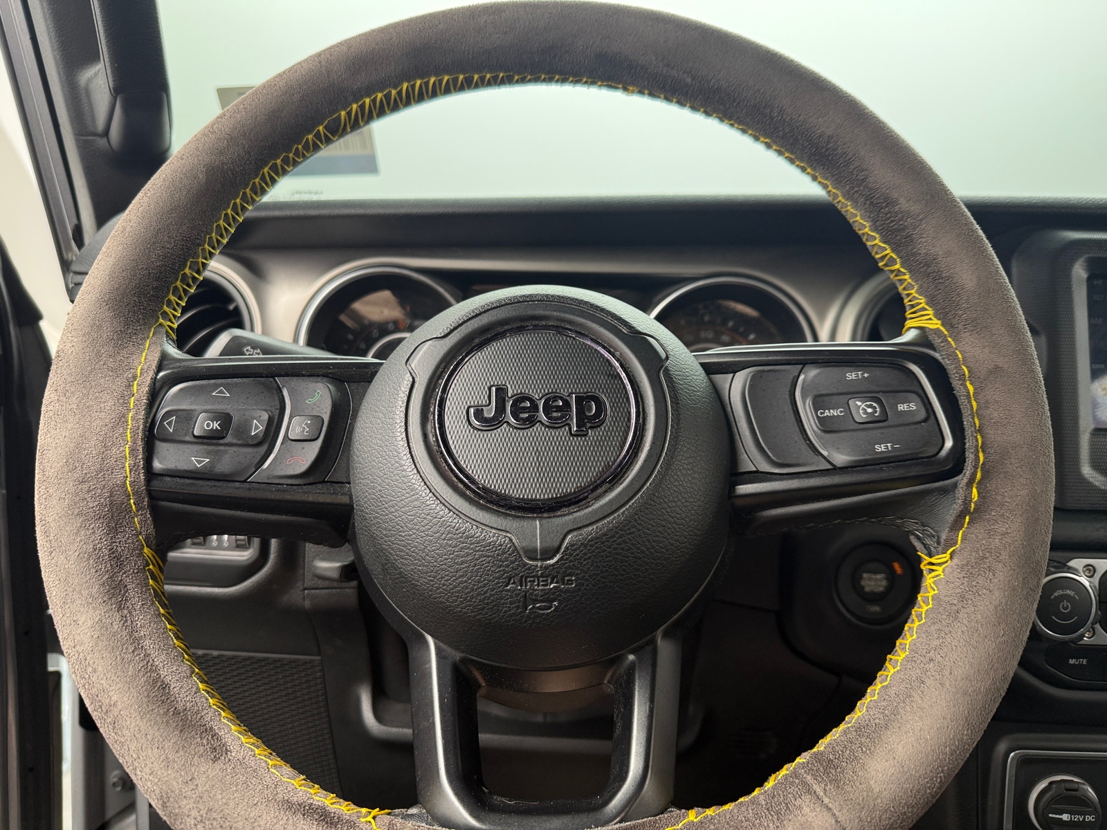 Thumbnail: 2020 Jeep Gladiator - 5
