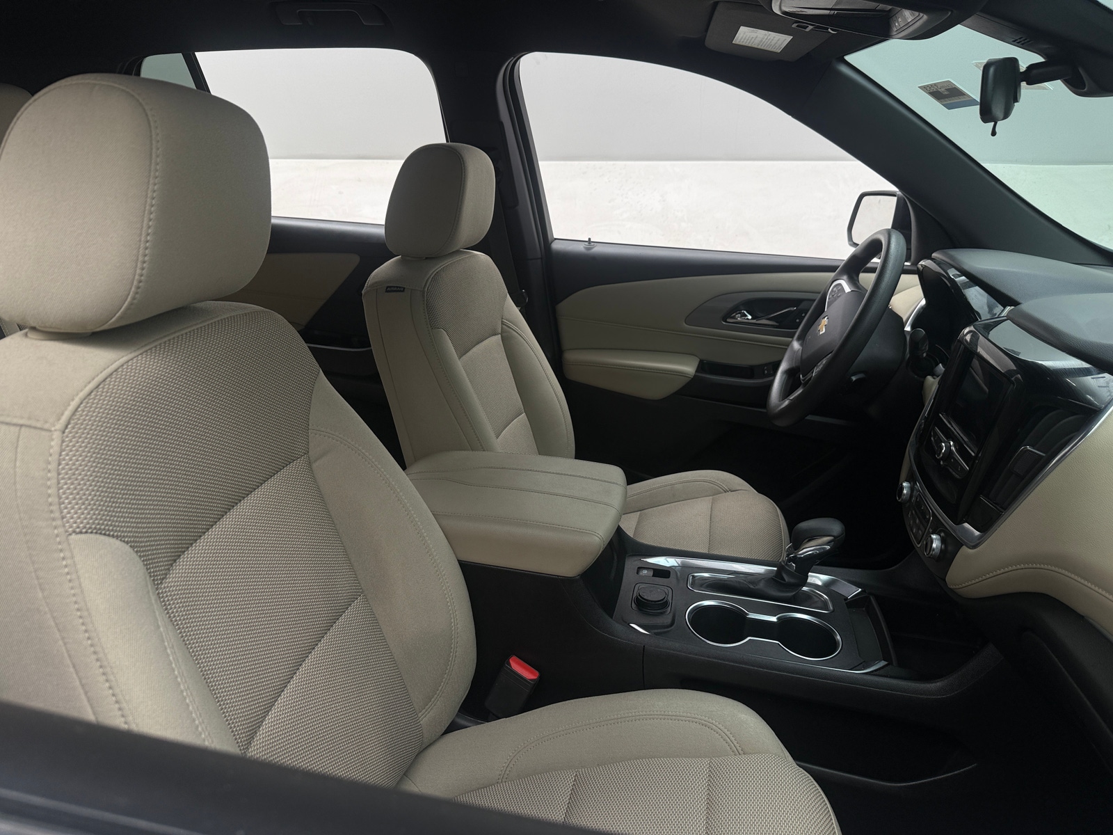 Thumbnail: 2023 Chevrolet Traverse - 2