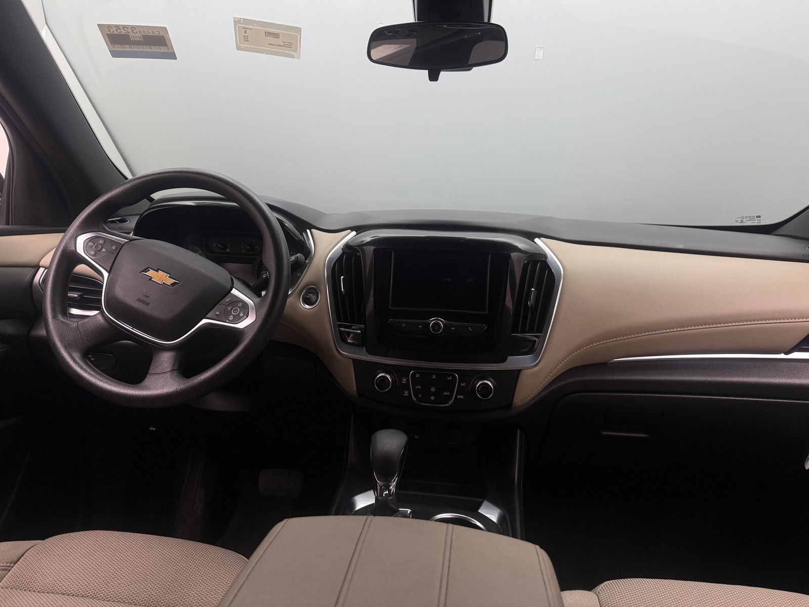 Thumbnail: 2023 Chevrolet Traverse - 3