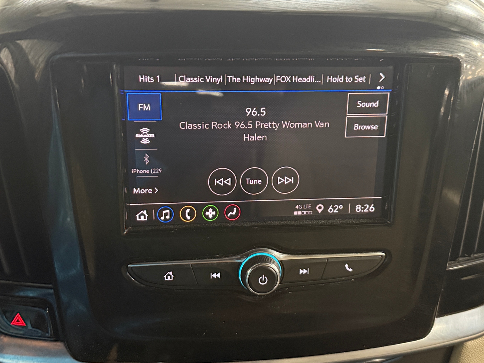 Thumbnail: 2023 Chevrolet Traverse - 4