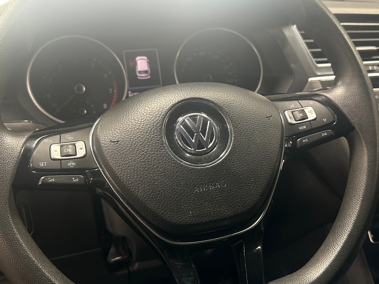 Thumbnail: 2020 Volkswagen Tiguan - 5