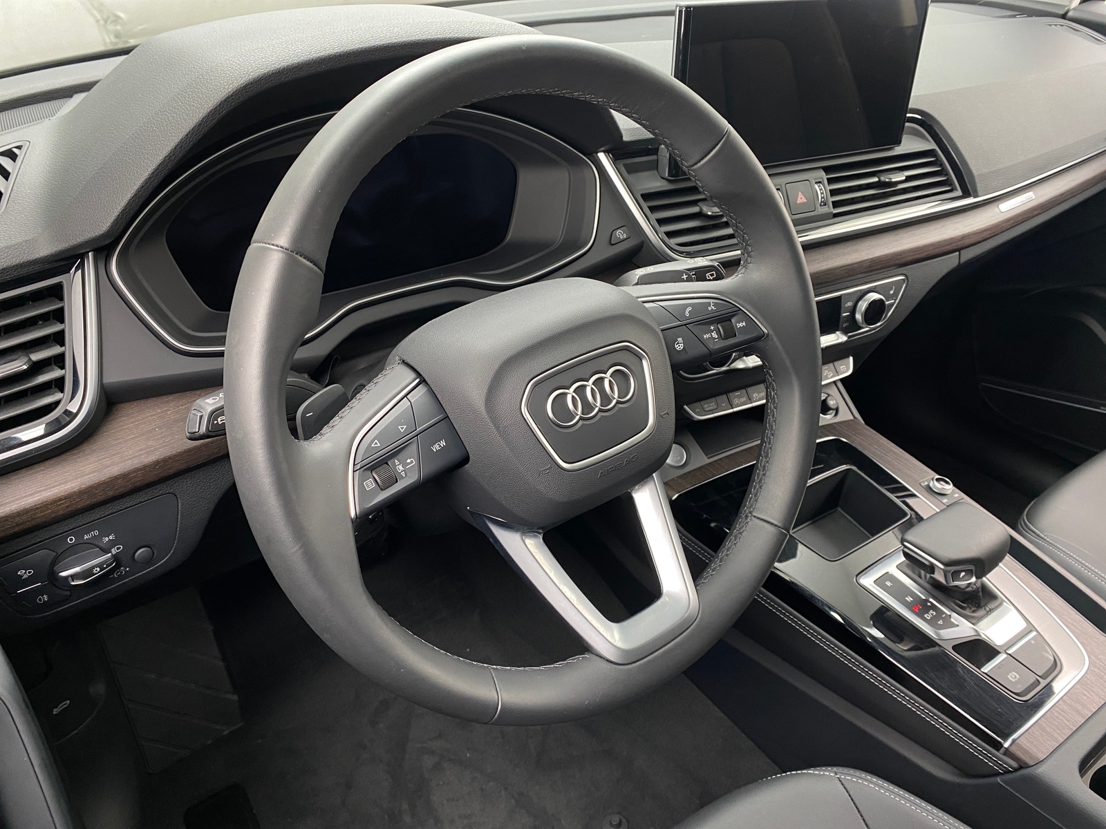 Thumbnail: 2025 Audi Q5 - 4