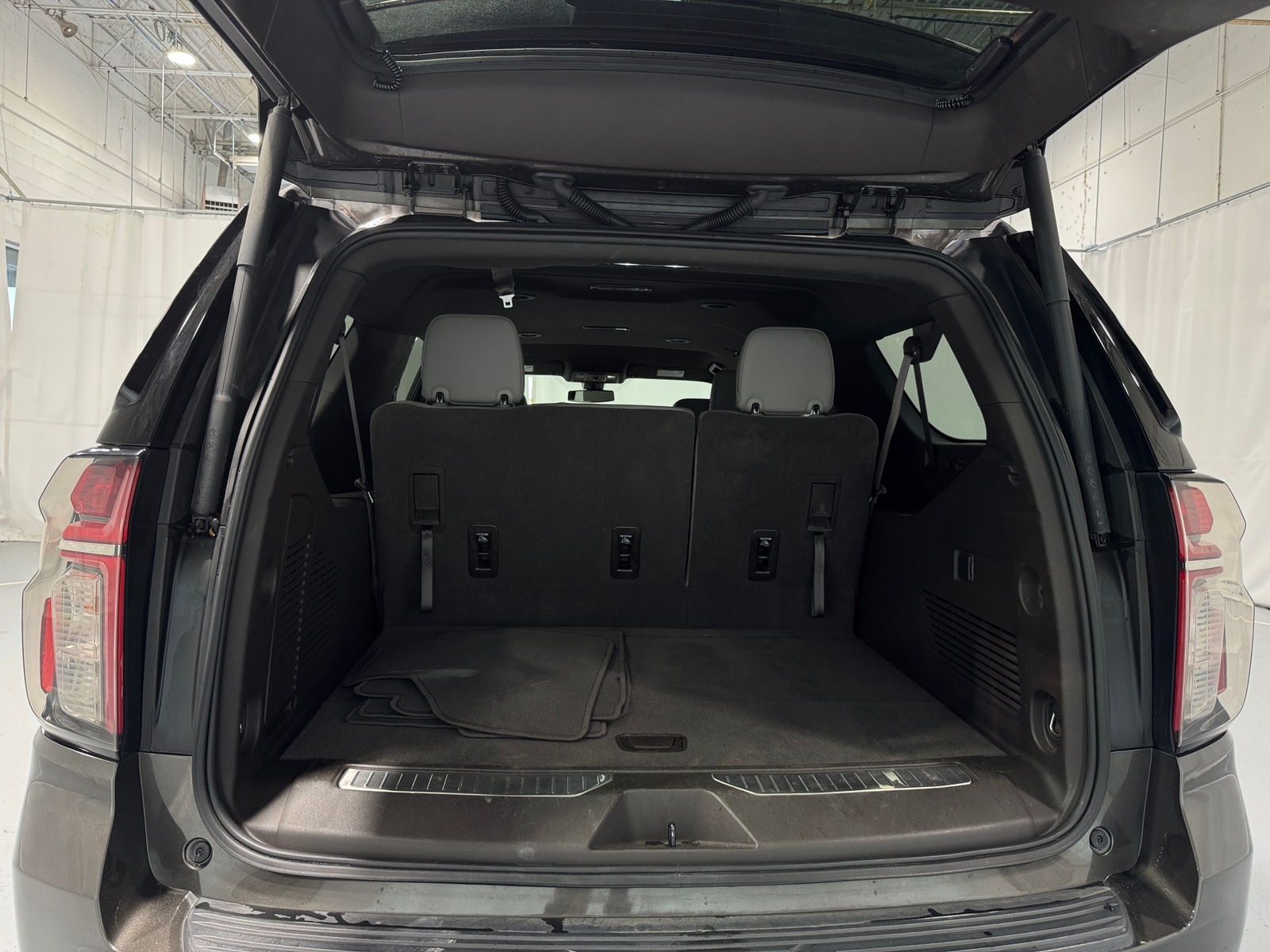 Thumbnail: 2021 Chevrolet Suburban - 6