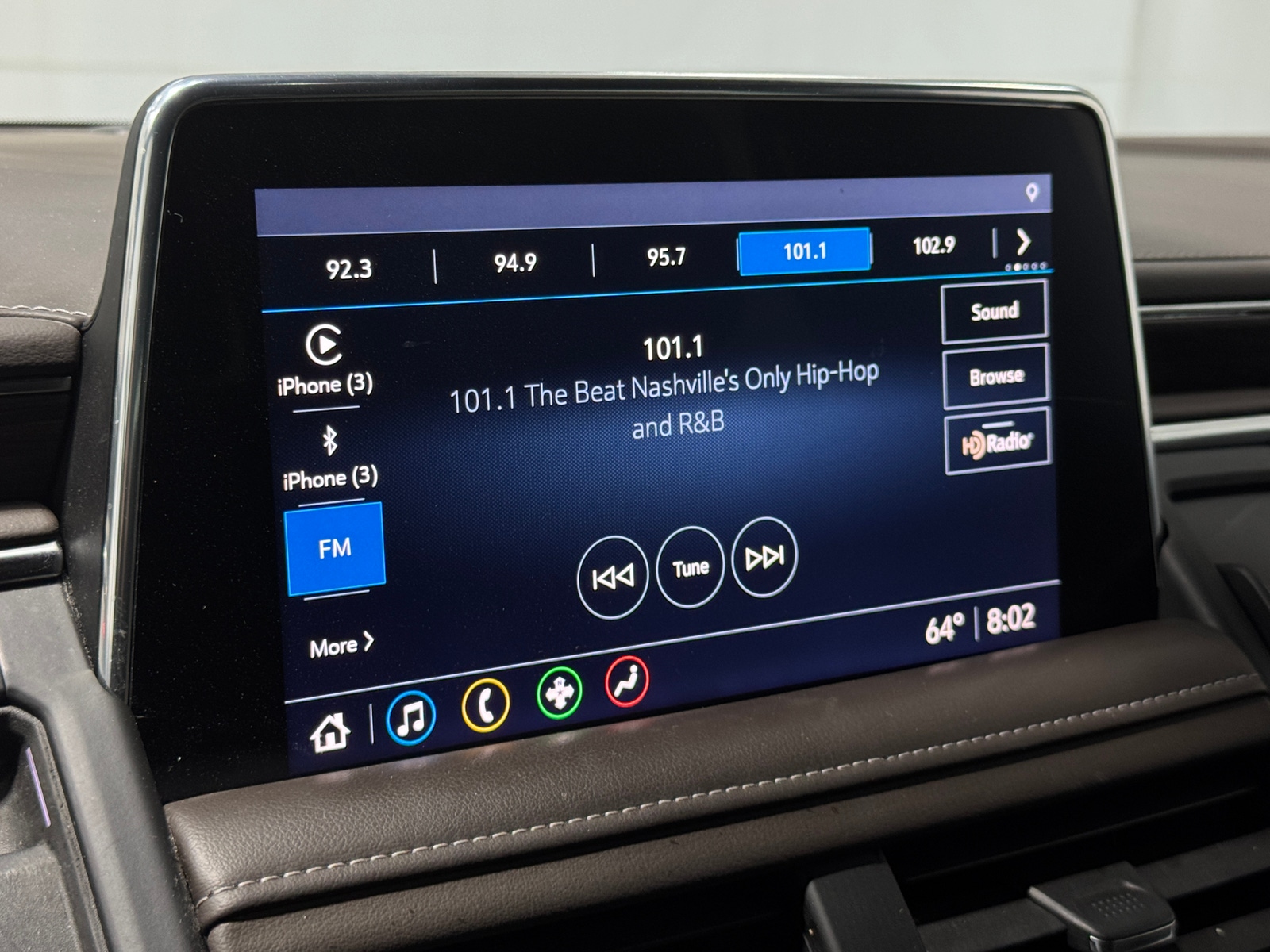 Thumbnail: 2021 Chevrolet Suburban - 3