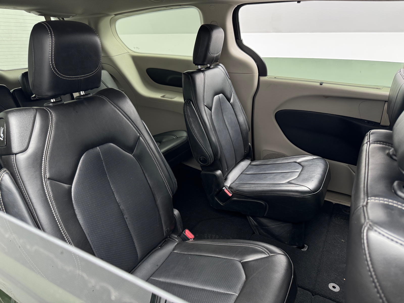 Thumbnail: 2023 Chrysler Pacifica - 5