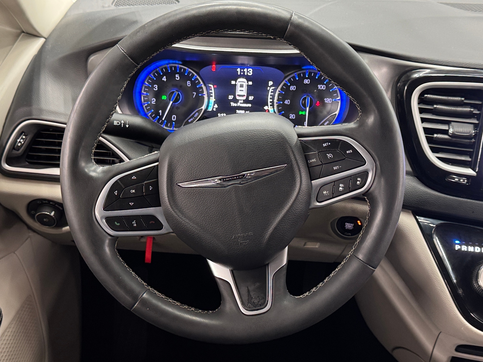 Thumbnail: 2023 Chrysler Pacifica - 4