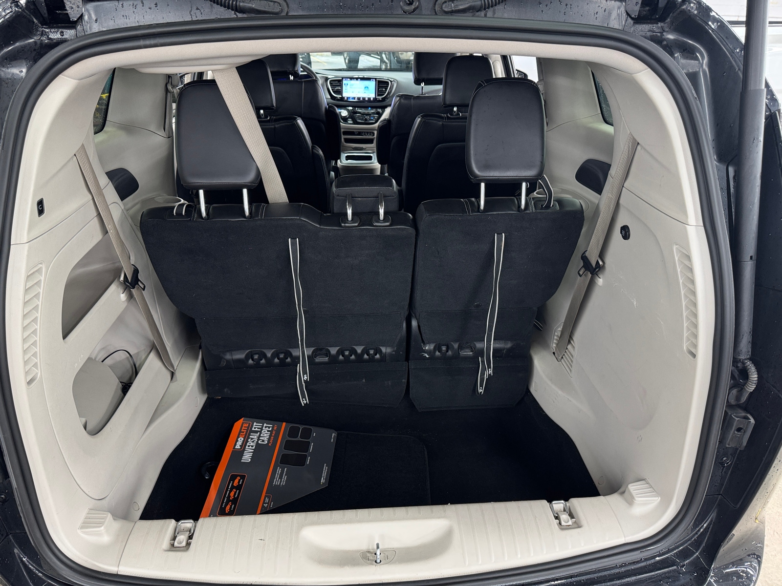 Thumbnail: 2023 Chrysler Pacifica - 6