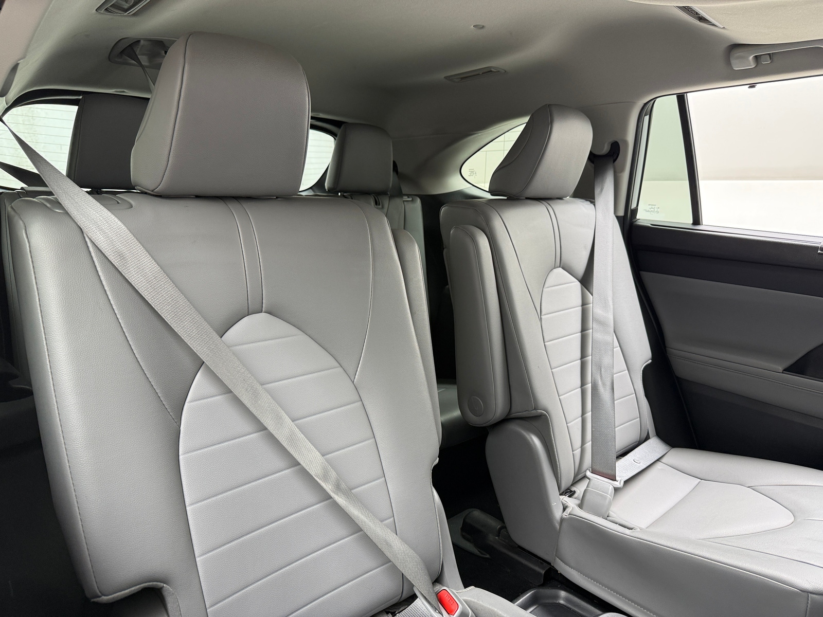 Thumbnail: 2022 Toyota Highlander - 5