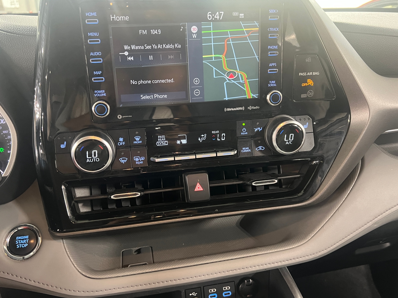 Thumbnail: 2022 Toyota Highlander - 3