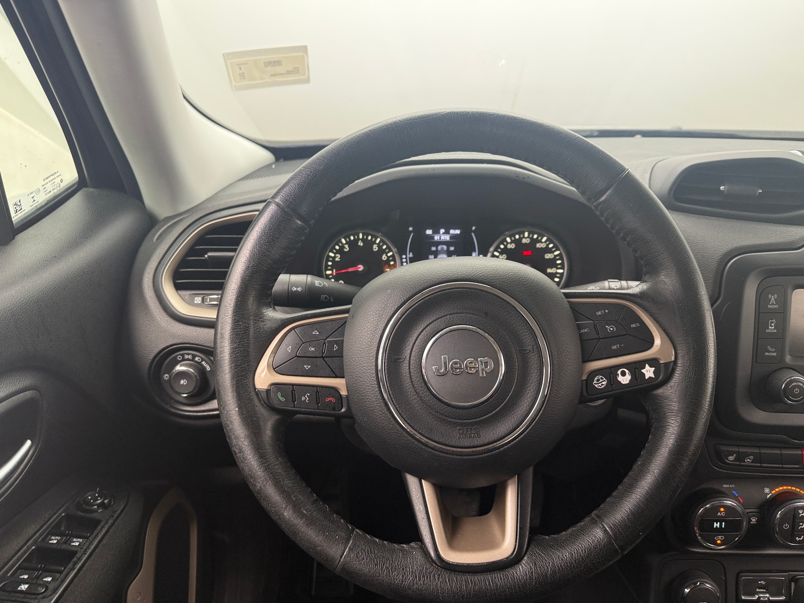 Thumbnail: 2017 Jeep Renegade - 5