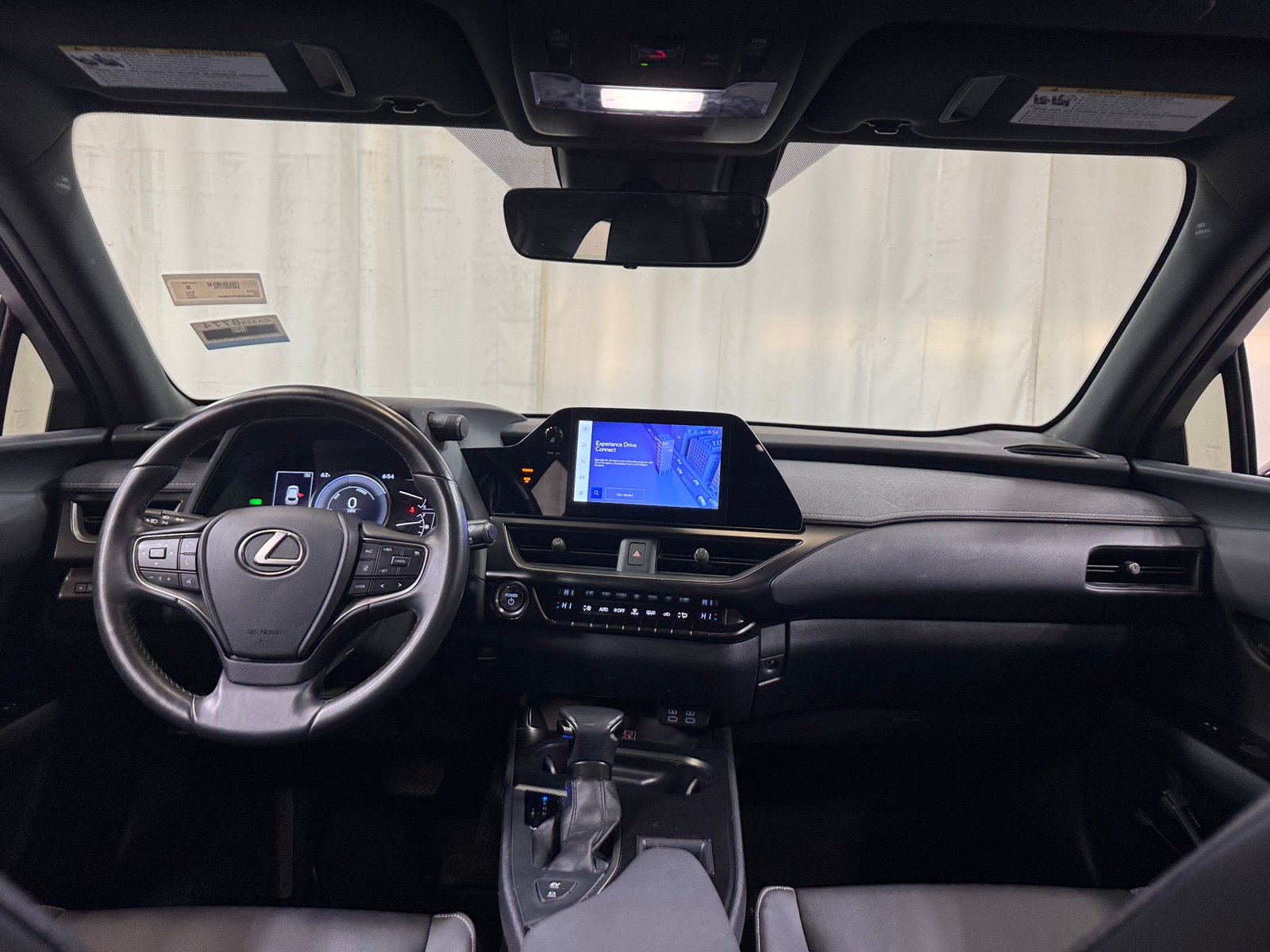Thumbnail: 2023 Lexus UX - 2