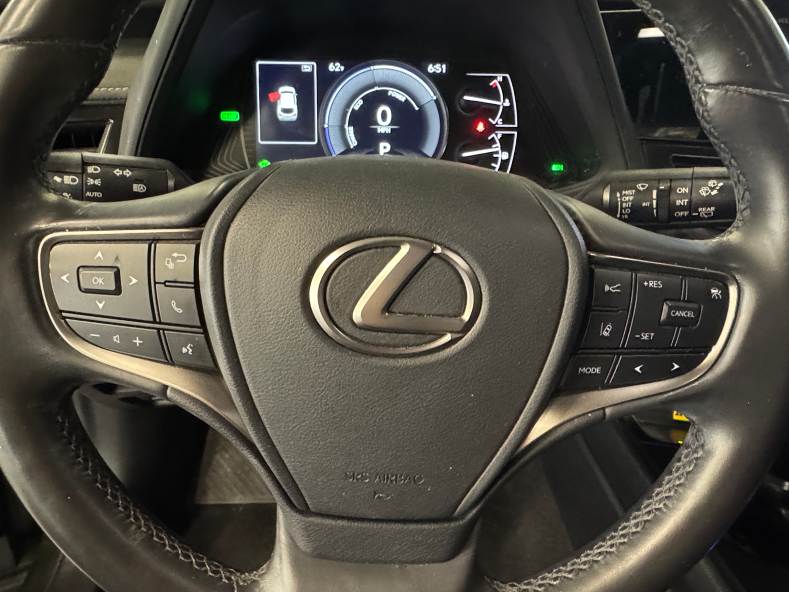 Thumbnail: 2023 Lexus UX - 4