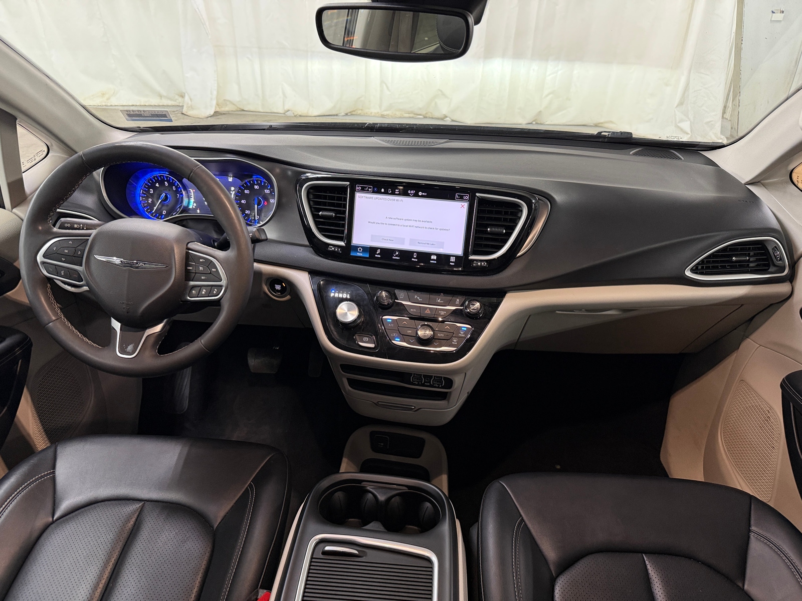 Thumbnail: 2024 Chrysler Pacifica - 2