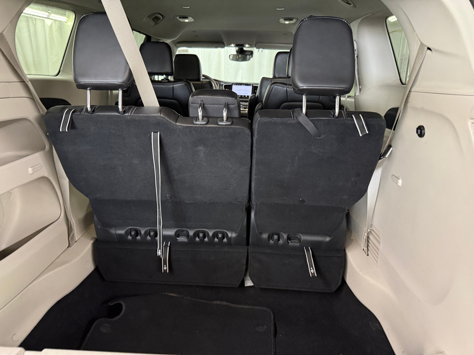 Thumbnail: 2024 Chrysler Pacifica - 6