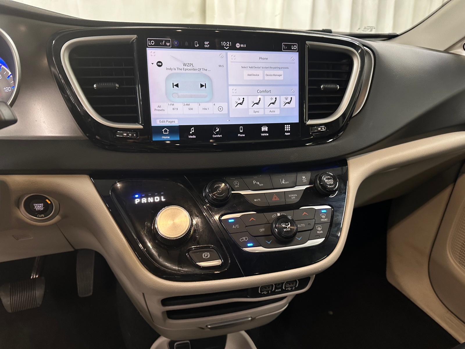 Thumbnail: 2024 Chrysler Pacifica - 3