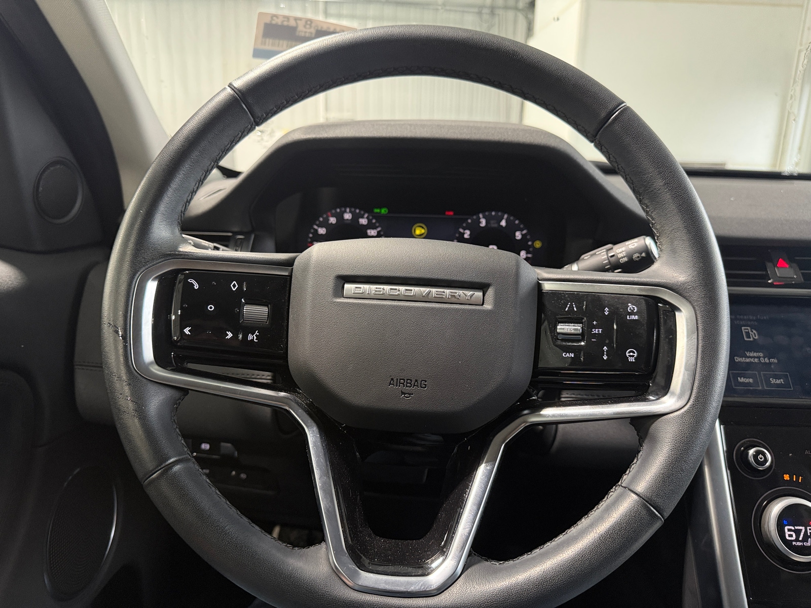 Thumbnail: 2023 Land Rover Discovery Sport - 4