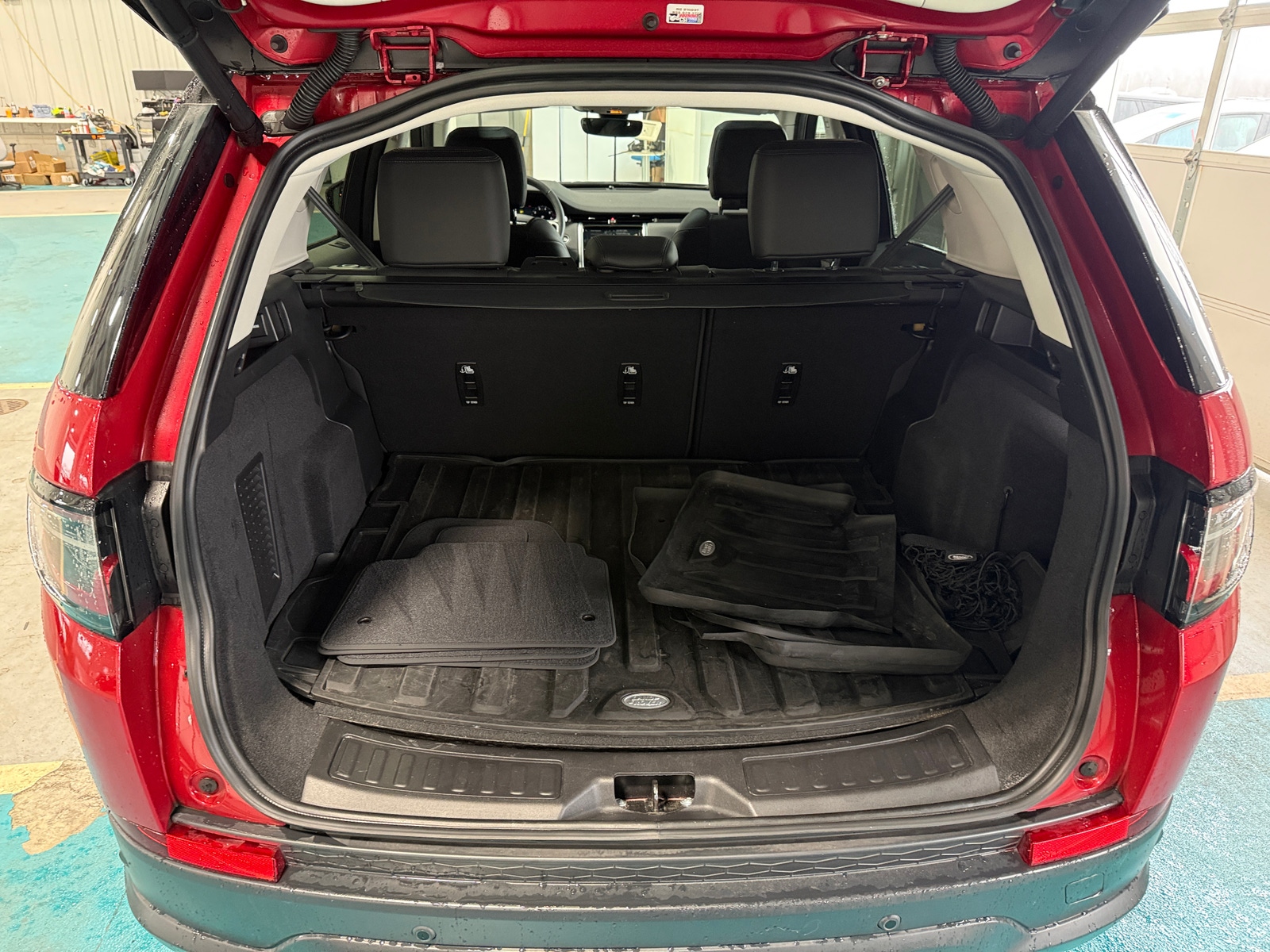 Thumbnail: 2023 Land Rover Discovery Sport - 6