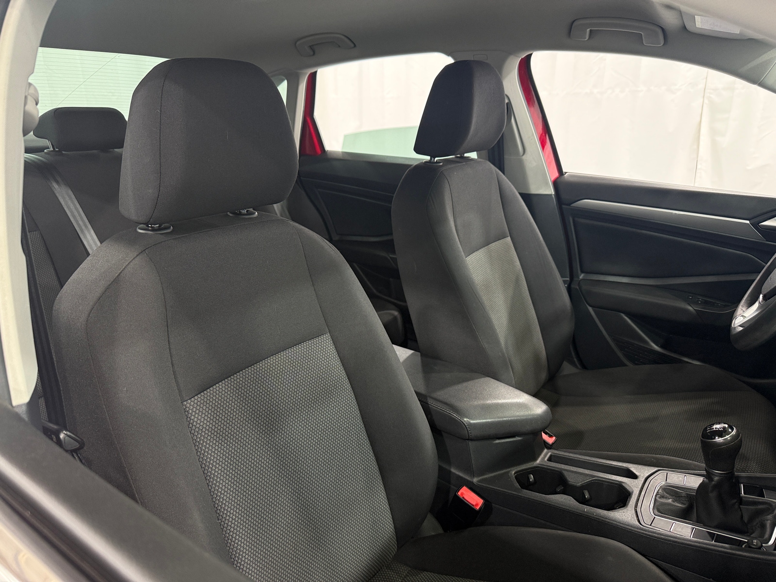 Thumbnail: 2019 Volkswagen Jetta - 2