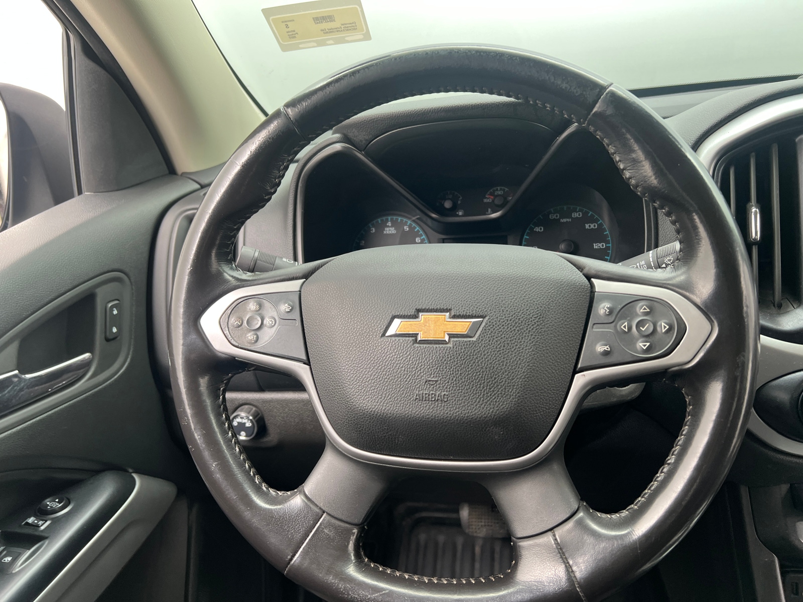 Thumbnail: 2022 Chevrolet Colorado - 5