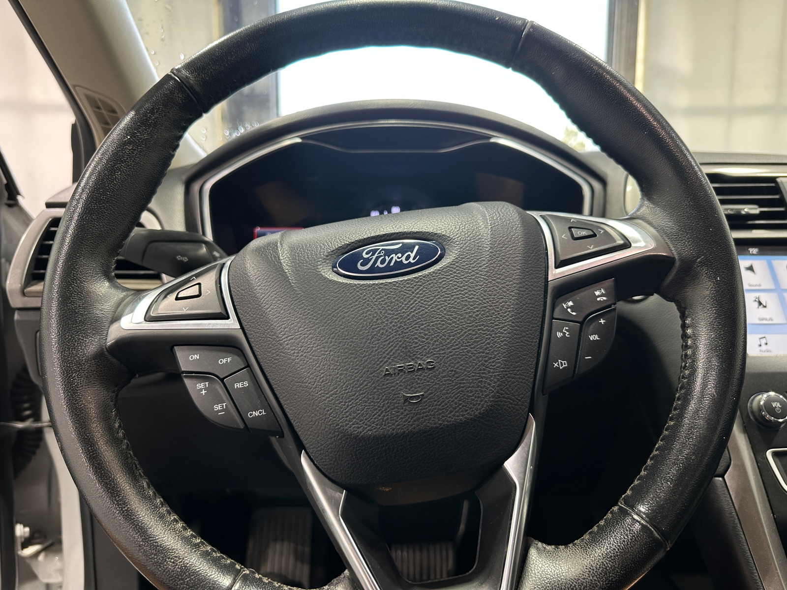 Thumbnail: 2017 Ford Fusion - 4