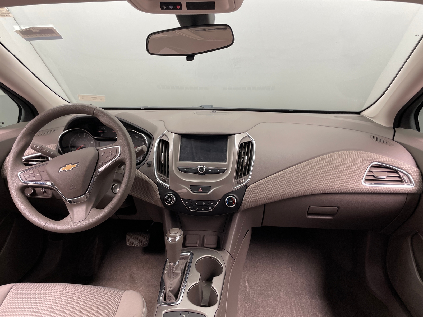 Thumbnail: 2018 Chevrolet Cruze - 3