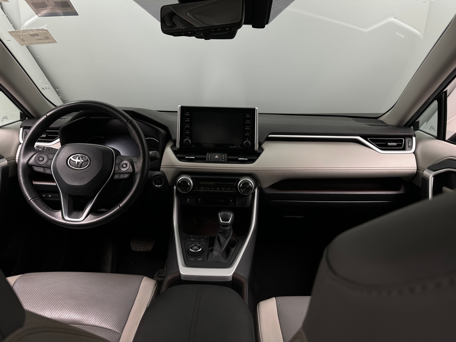 Thumbnail: 2019 Toyota RAV4 - 3