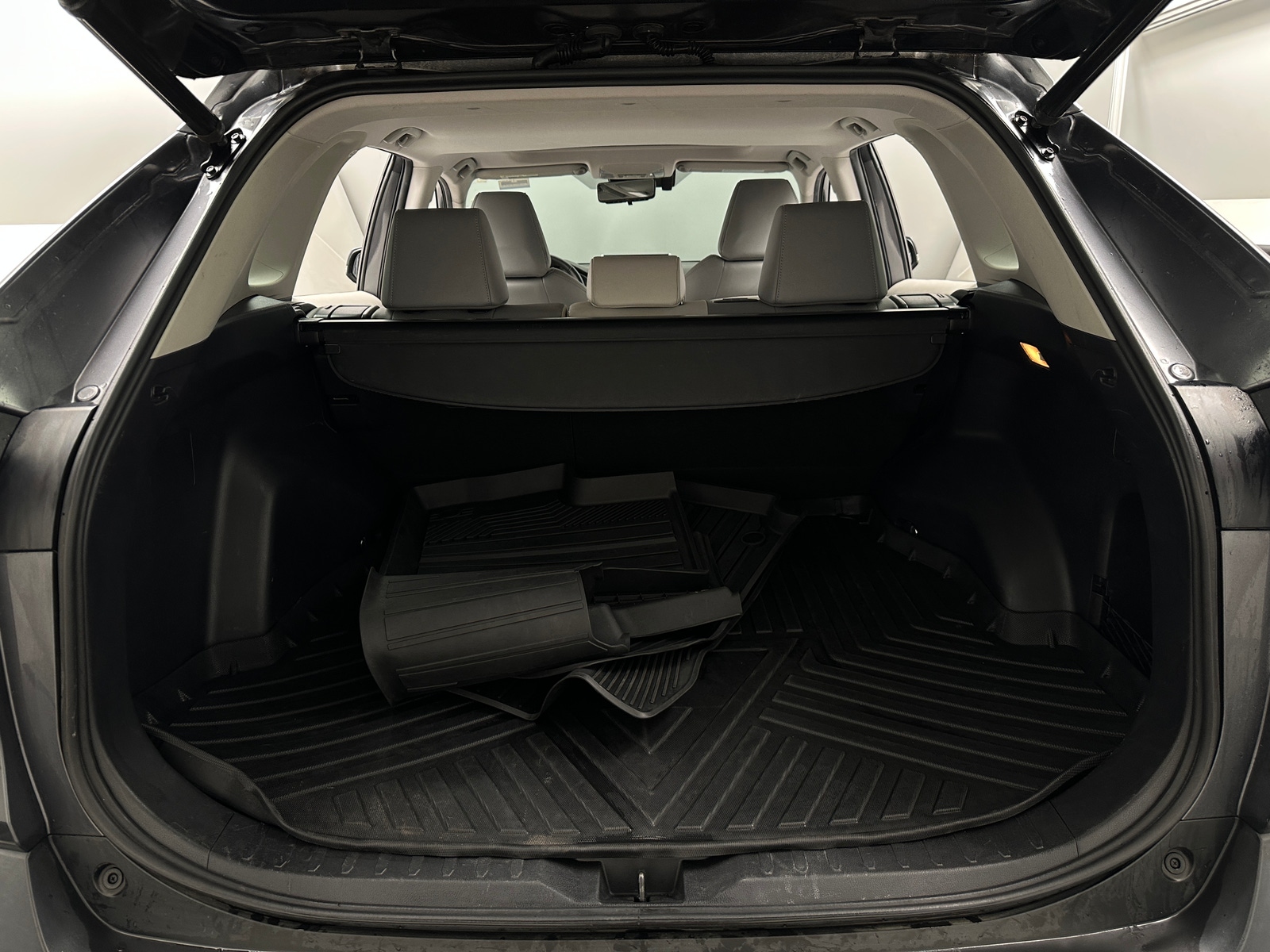 Thumbnail: 2019 Toyota RAV4 - 7