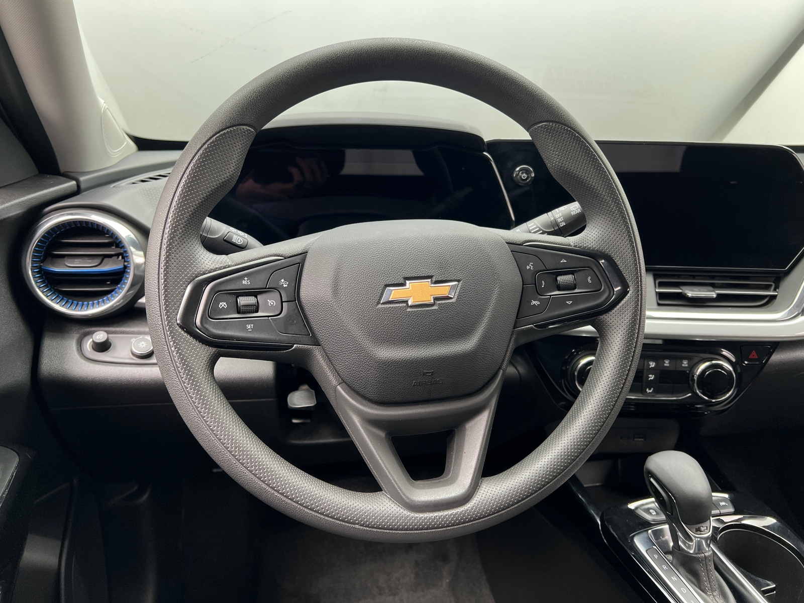 Thumbnail: 2025 Chevrolet Trax - 5