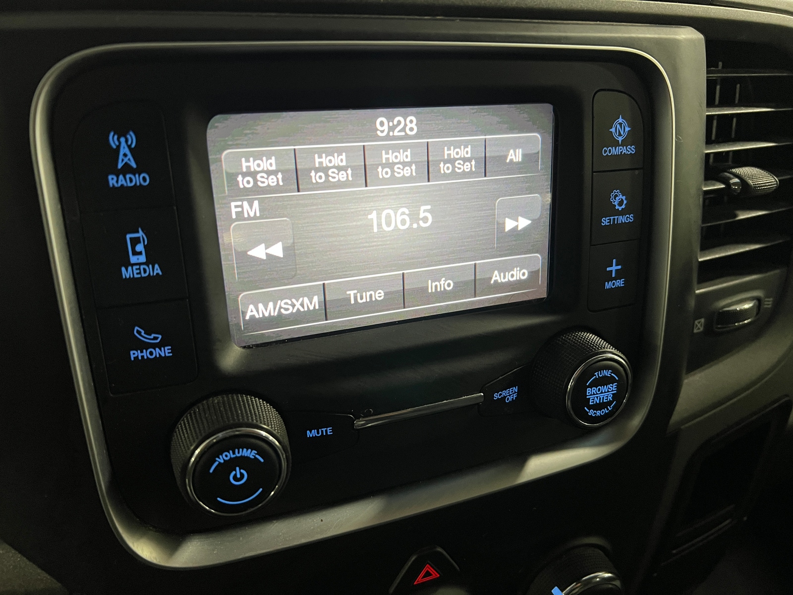 Thumbnail: 2022 RAM 1500 Classic - 4