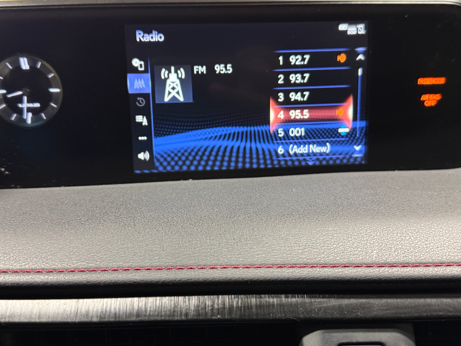 Thumbnail: 2019 Lexus UX - 4