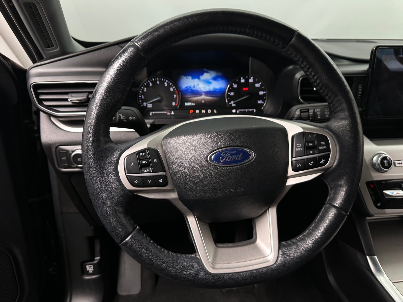 Thumbnail: 2022 Ford Explorer - 5