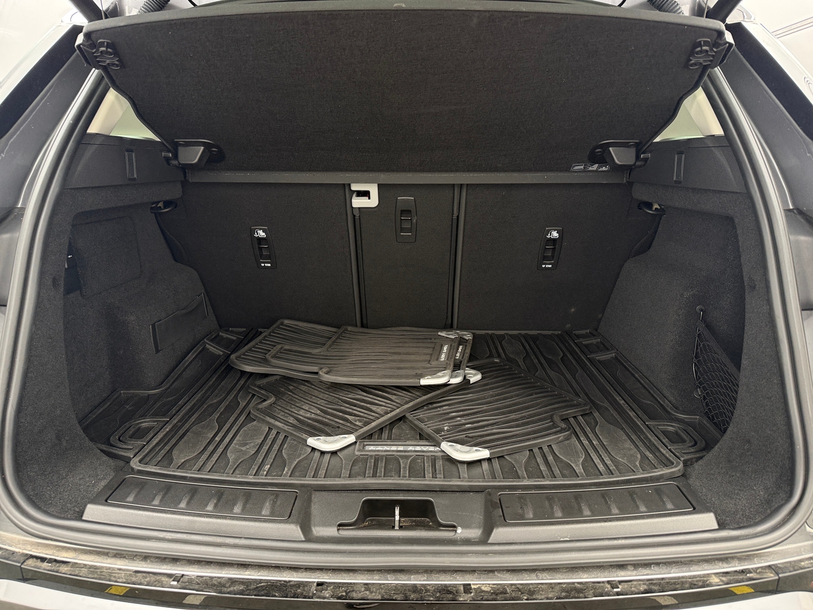 Thumbnail: 2024 Land Rover Range Rover Evoque - 6