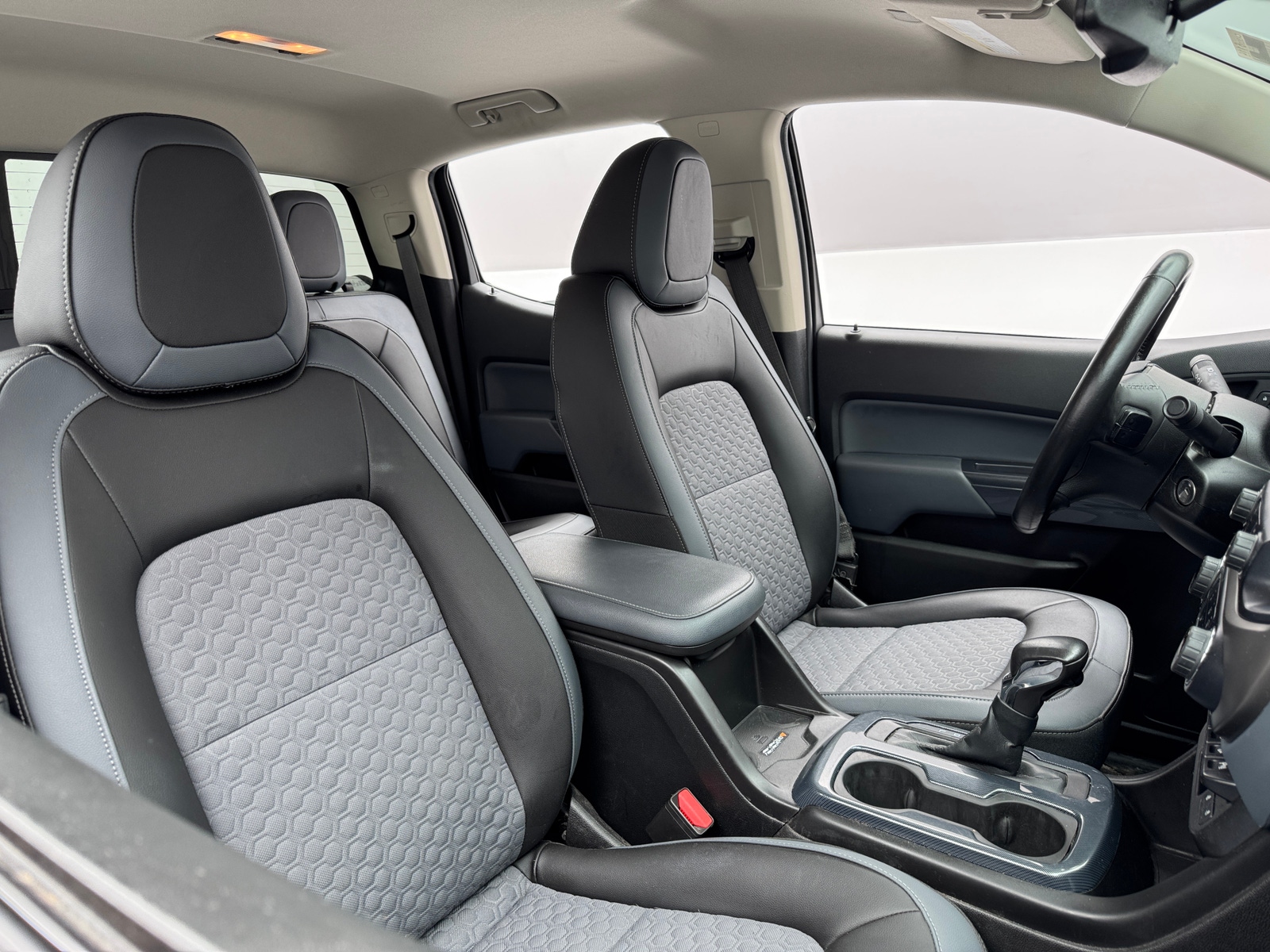 Thumbnail: 2022 Chevrolet Colorado - 2