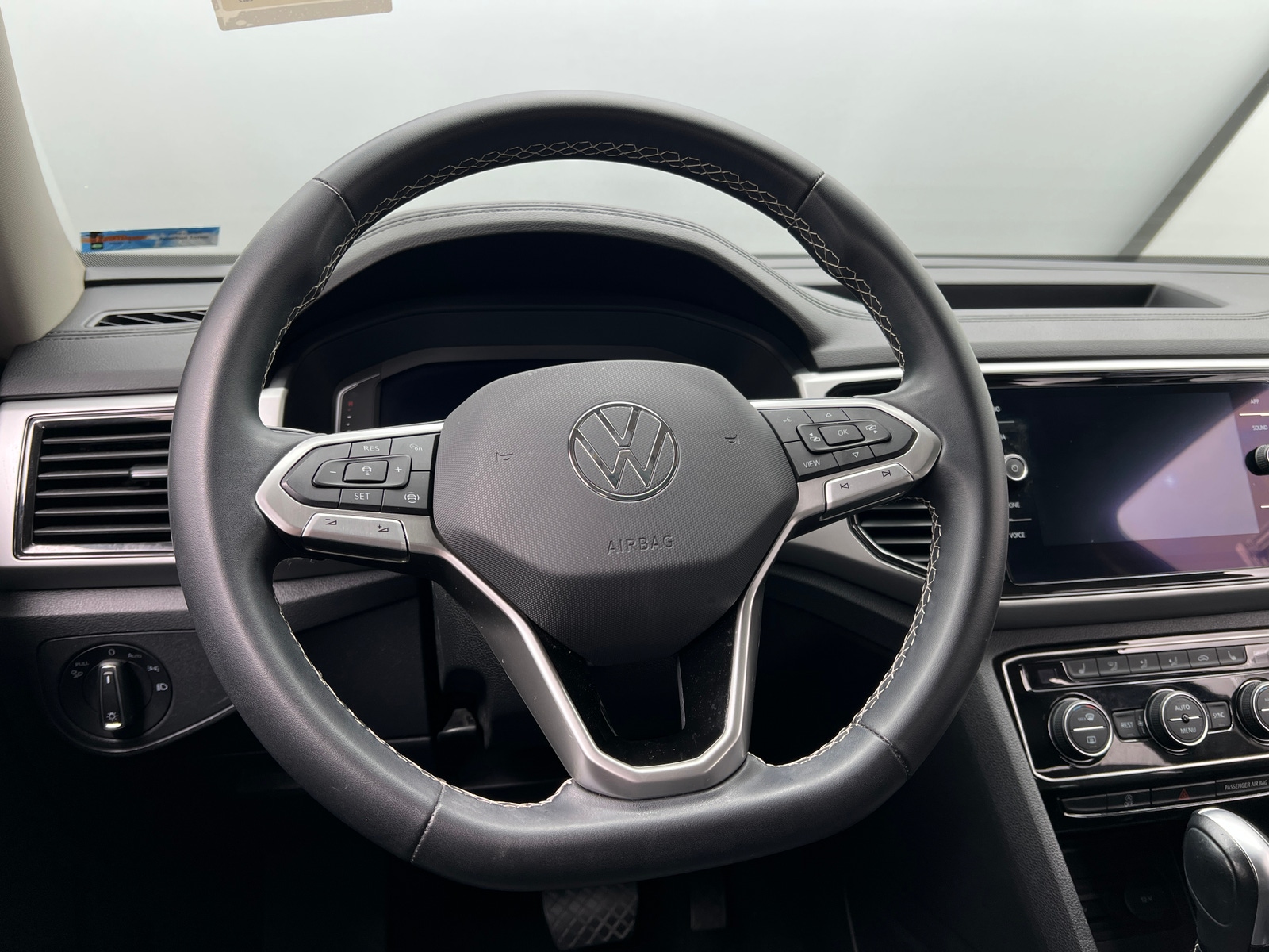 Thumbnail: 2022 Volkswagen Atlas - 4