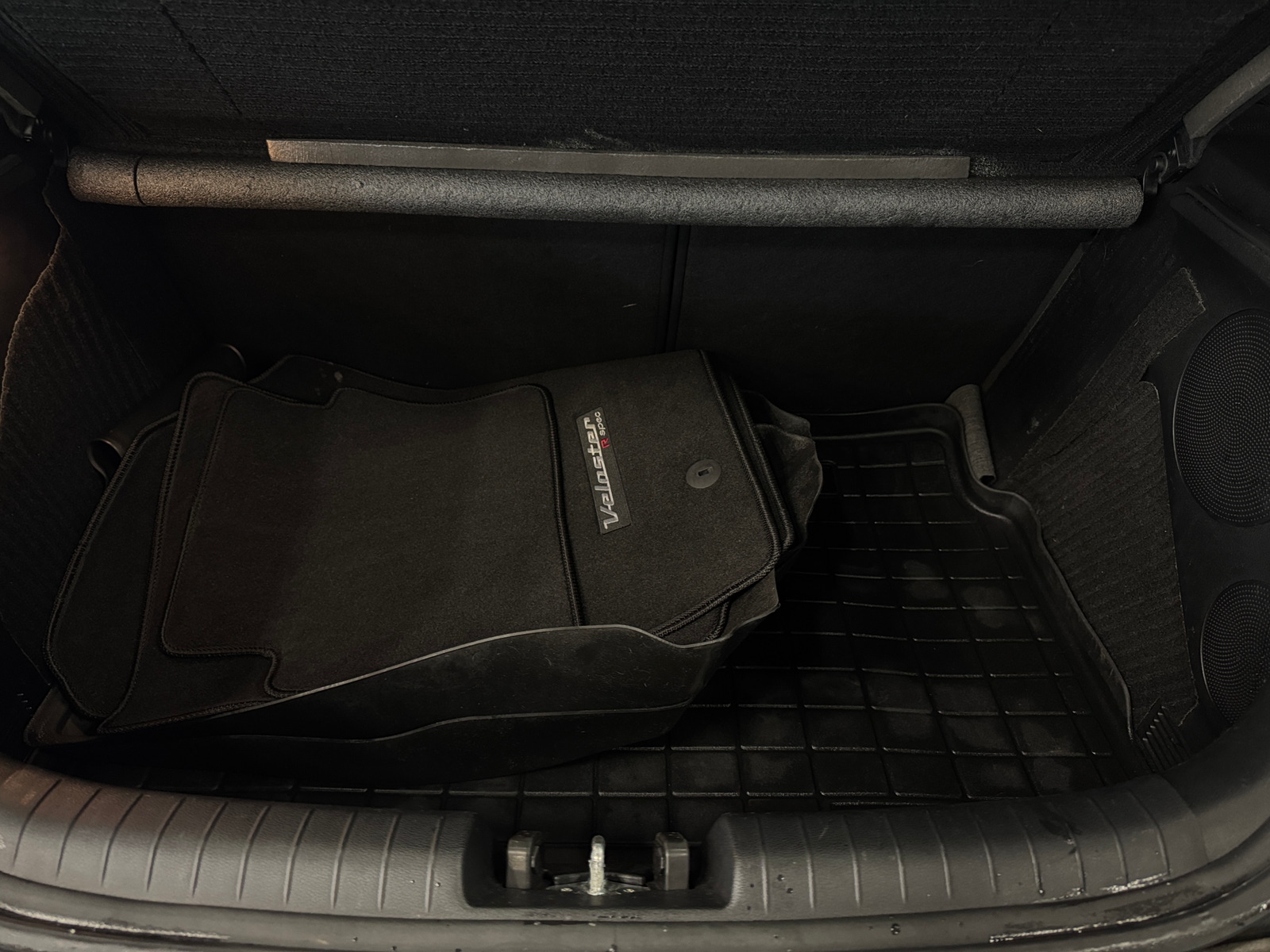 Thumbnail: 2019 Hyundai Veloster - 7