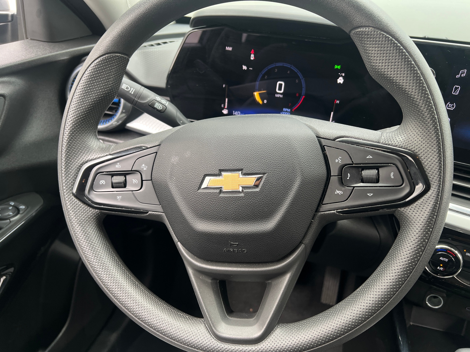 Thumbnail: 2025 Chevrolet Trax - 5