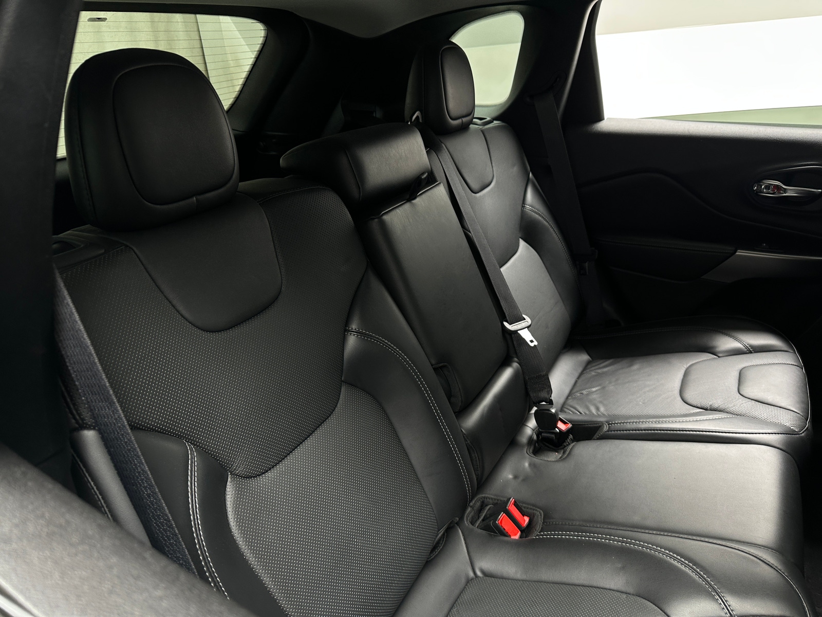 Thumbnail: 2020 Jeep Cherokee - 5