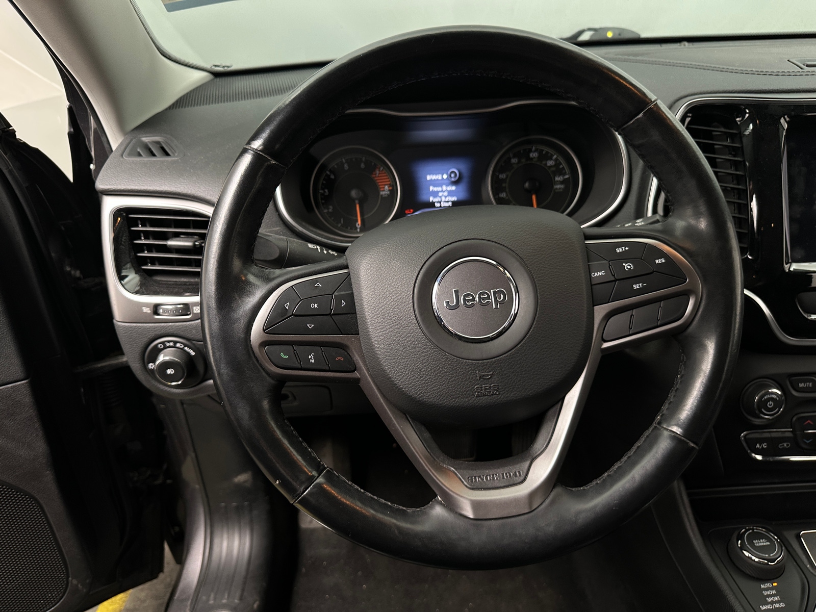 Thumbnail: 2020 Jeep Cherokee - 4