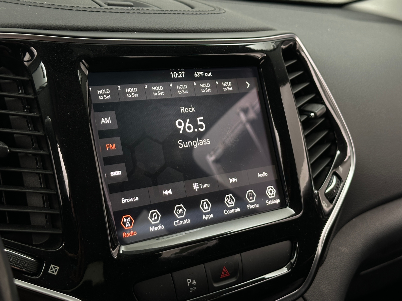 Thumbnail: 2020 Jeep Cherokee - 3