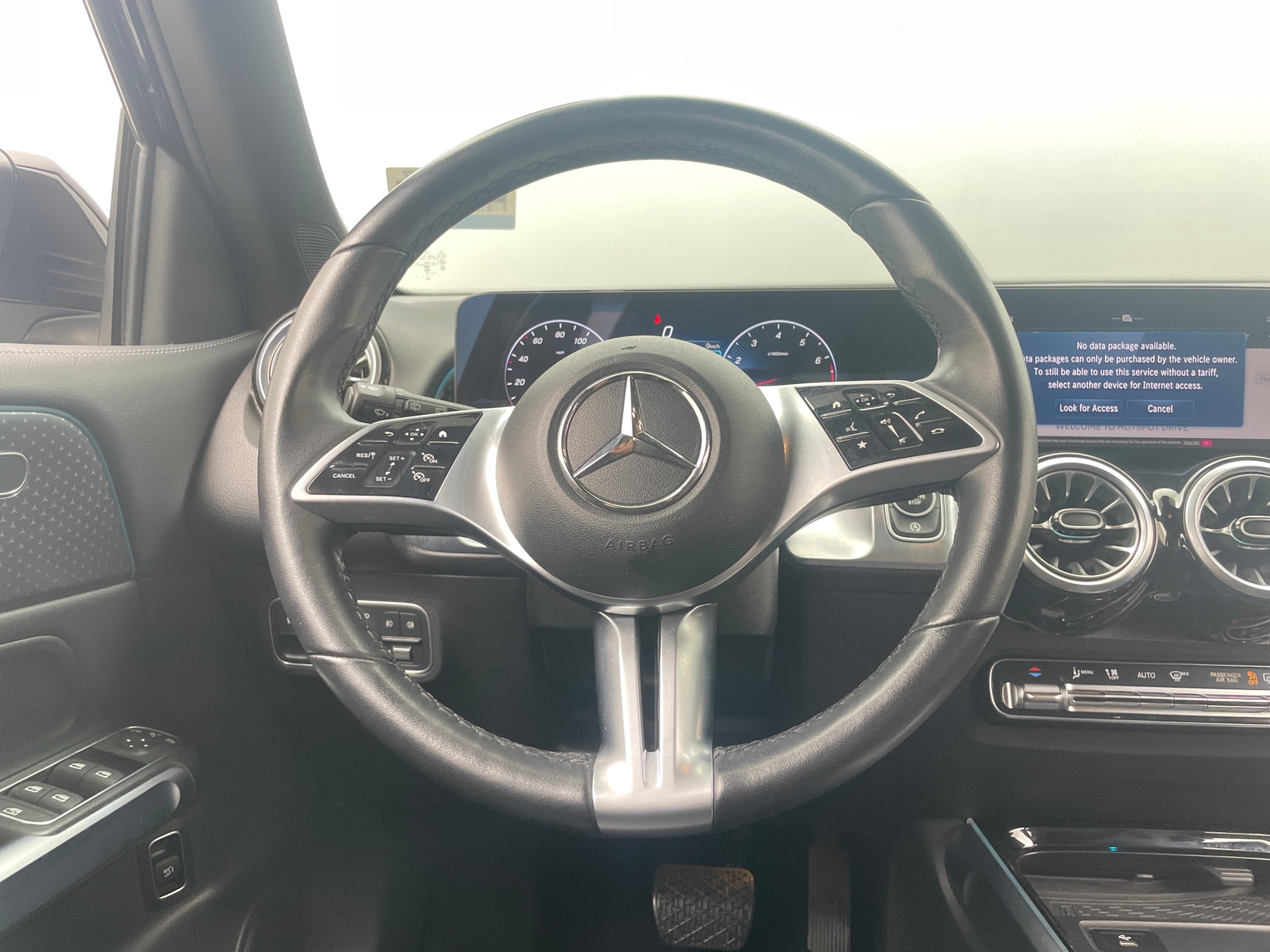 Thumbnail: 2025 Mercedes-Benz GLB - 4