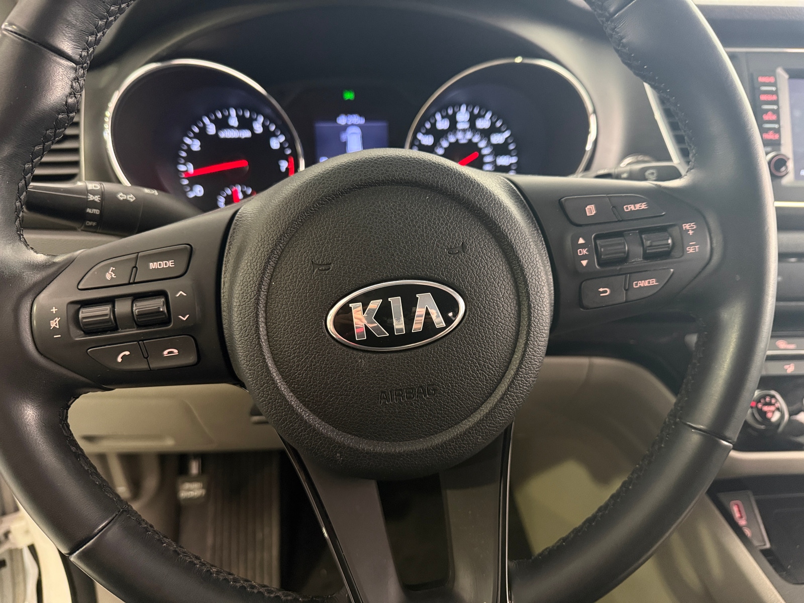 Thumbnail: 2019 Kia Sedona - 4