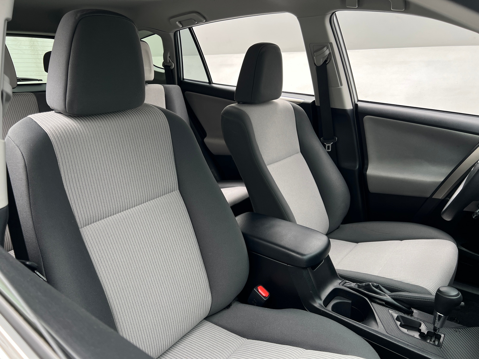 Thumbnail: 2015 Toyota RAV4 - 2