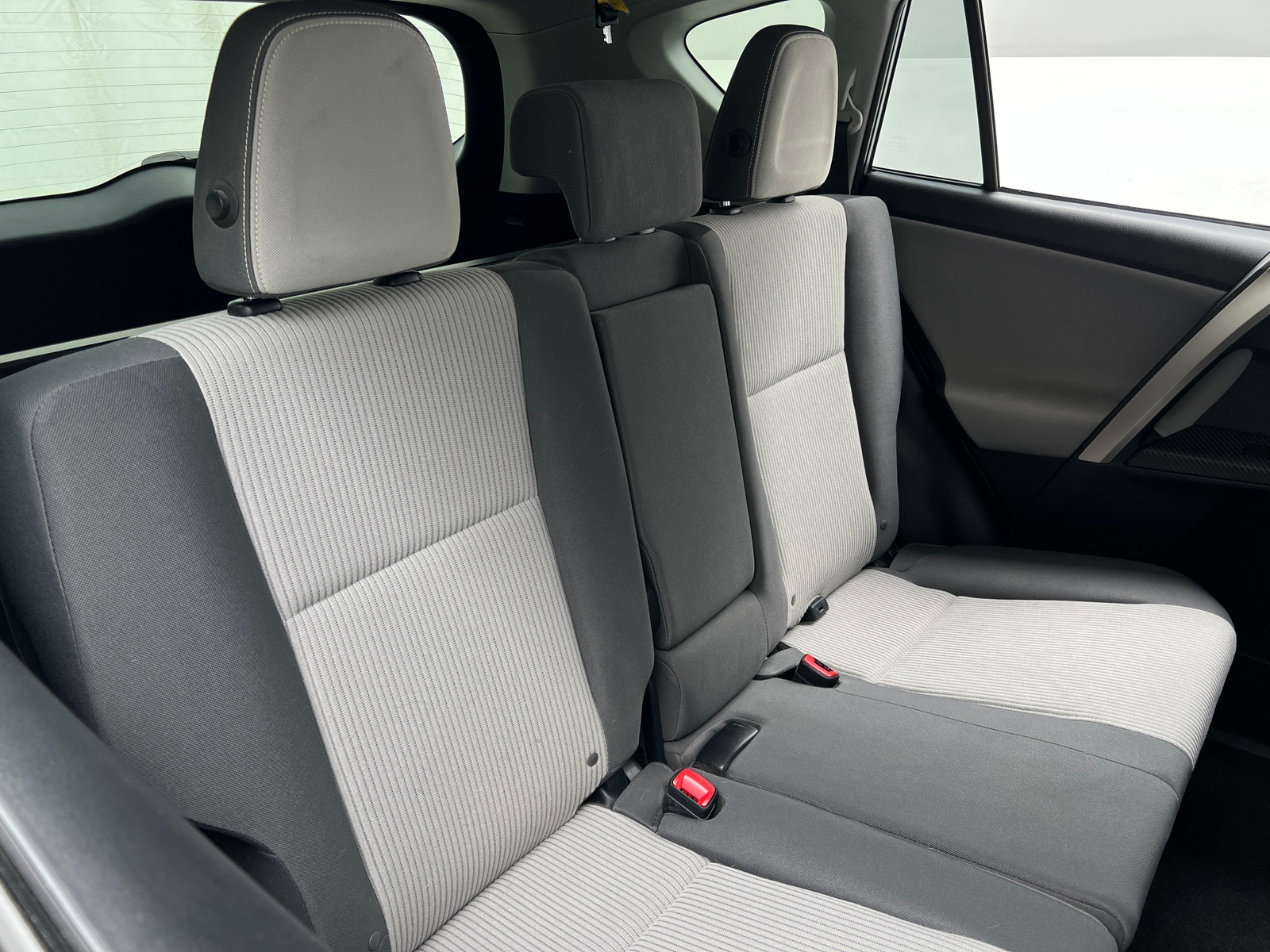 Thumbnail: 2015 Toyota RAV4 - 6