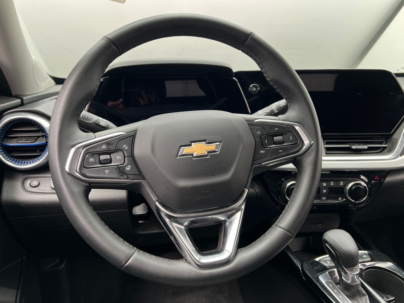 Thumbnail: 2025 Chevrolet Trax - 5