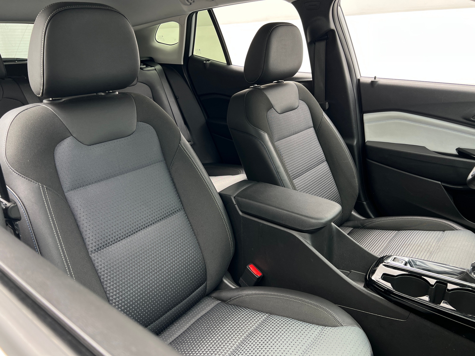 Thumbnail: 2025 Chevrolet Trax - 2